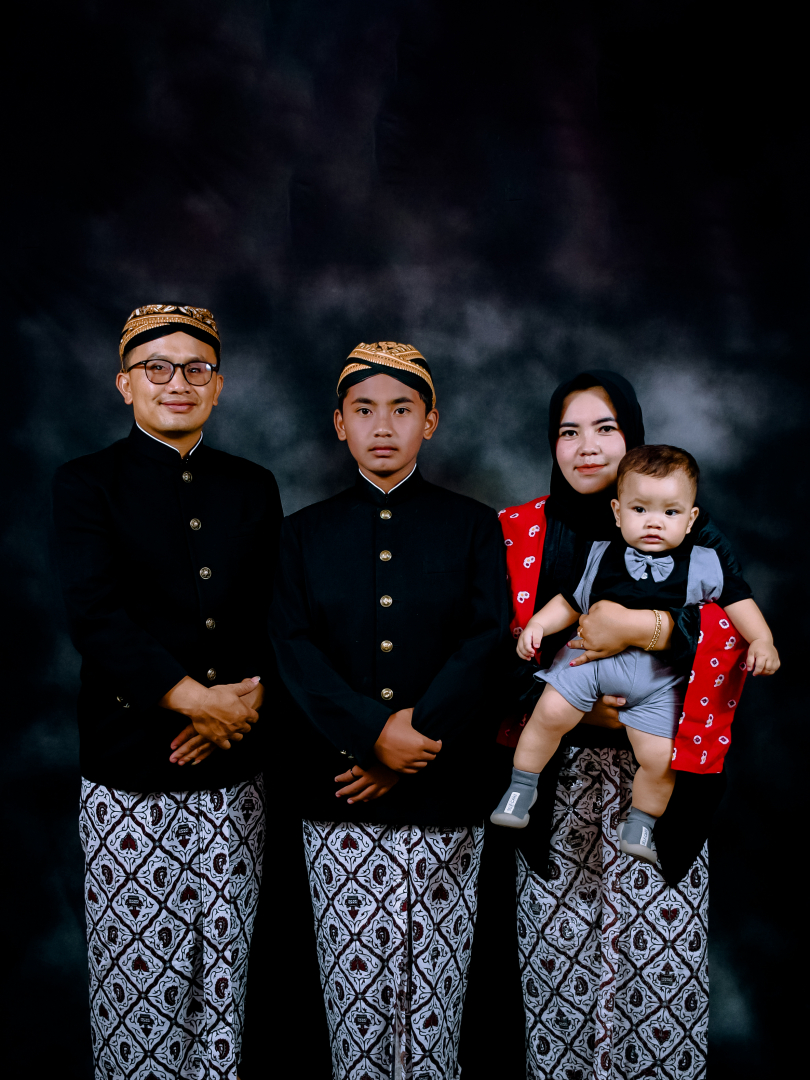 https://zahran-amza-tour.khitanan.id/dirmember/00000002/nardiyanto_ricky/photo-11754-8816-l-202312110537.jpg
